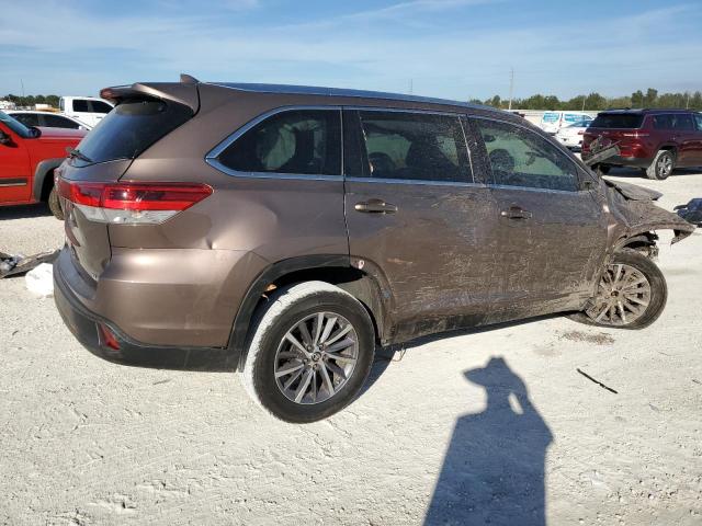 Изображение 3 2019 TOYOTA HIGHLANDER SE 2019 с VIN 5TDKZRFH6KS340138