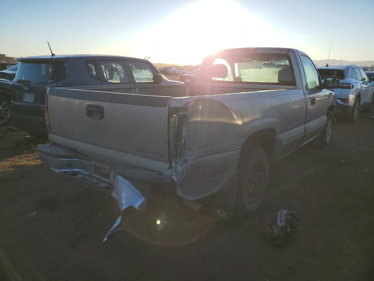 Image 3 of 2002 CHEVROLET SILVERADO C1500 2002 with VIN 1GCEC14T62Z252034