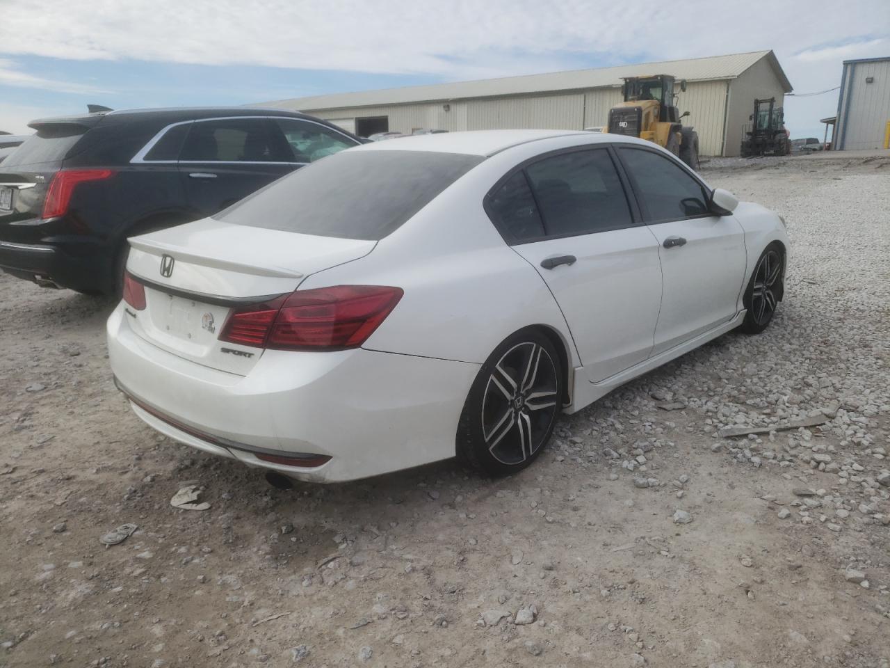 Obraz 3 z 2017 HONDA ACCORD SPORT 2017 z VIN 1HGCR2F58HA120542