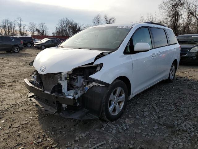 2013 TOYOTA SIENNA LE 2013 image