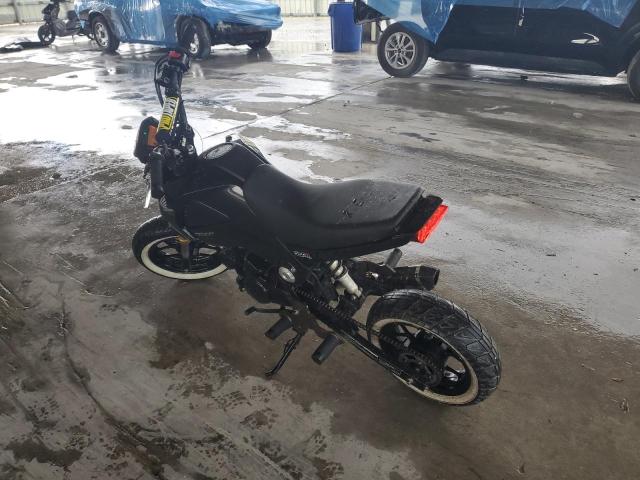 Obraz 3 z 2014 HONDA GROM 125 2014 z VIN MLHJC6113E5003701