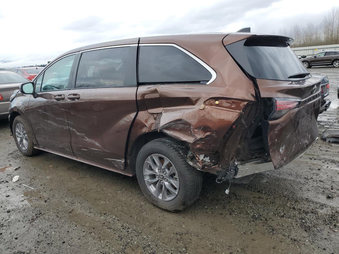 Image 2 of 2022 TOYOTA SIENNA LE 2022 with VIN 5TDKRKECXNS086516
