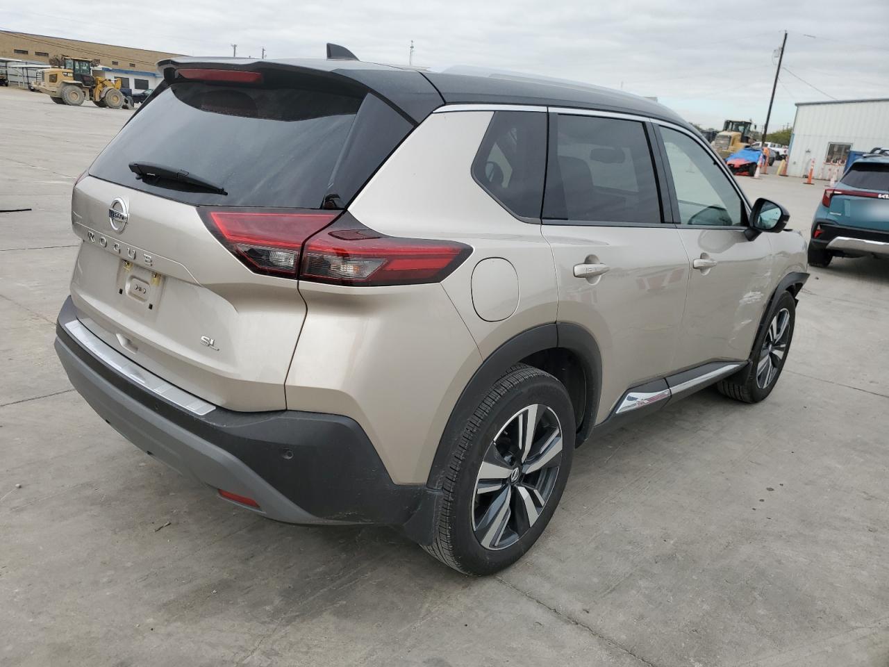 Image 3 of 2021 NISSAN ROGUE SL 2021 with VIN JN8AT3CA4MW009213