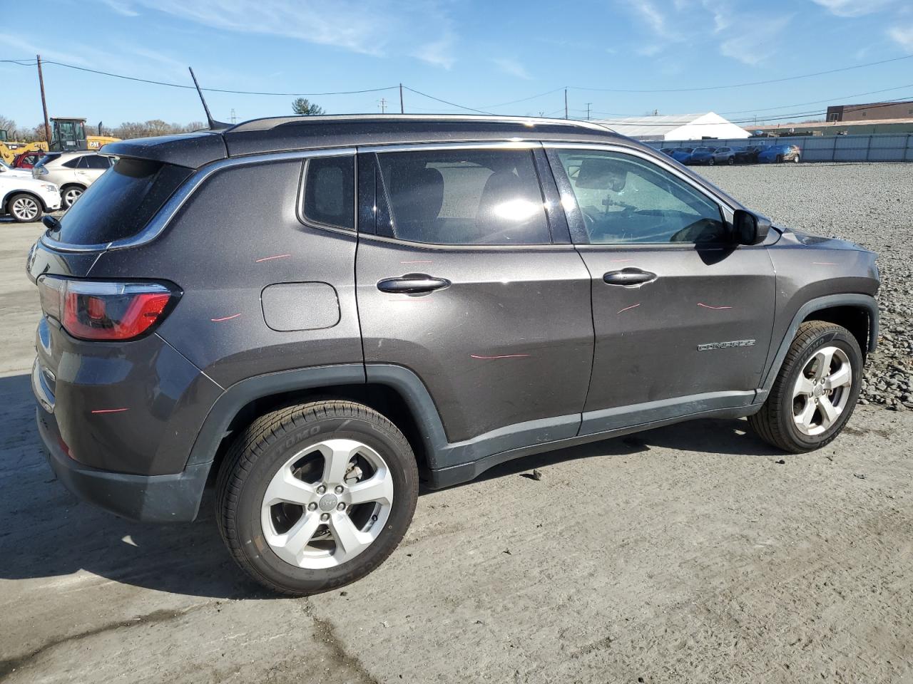 Image 3 of 2018 JEEP COMPASS LATITUDE 2018 with VIN 3C4NJDBB7JT112677