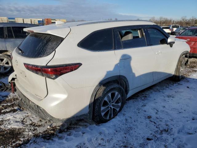 Image 3 of 2022 TOYOTA HIGHLANDER XLE 2022 with VIN 5TDGZRBH2NS576639