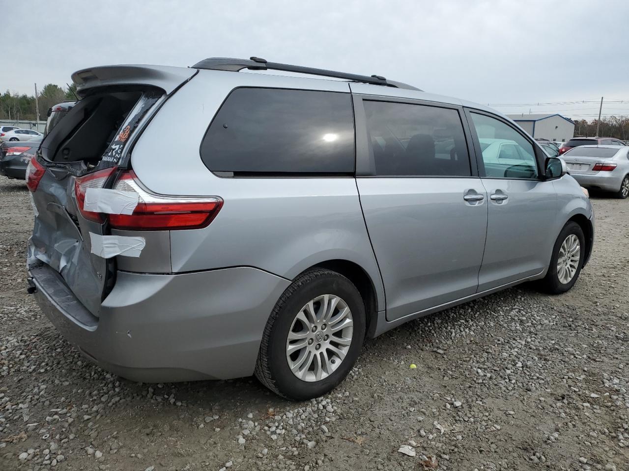 Изображение 3 2016 TOYOTA SIENNA XLE 2016 с VIN 5TDYK3DCXGS747857