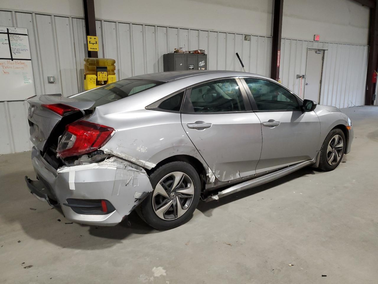 Obraz 3 z 2021 HONDA CIVIC LX 2021 z VIN 2HGFC2F64MH544030