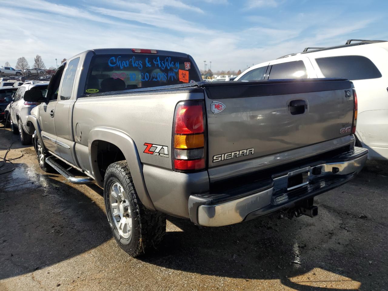 Image 2 of 2007 GMC NEW SIERRA K1500 CLASSIC 2007 with VIN 1GTEK19Z77E196121