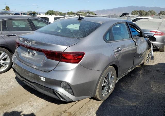 Изображение 3 2023 KIA FORTE LX 2023 с VIN 3KPF24AD2PE544708