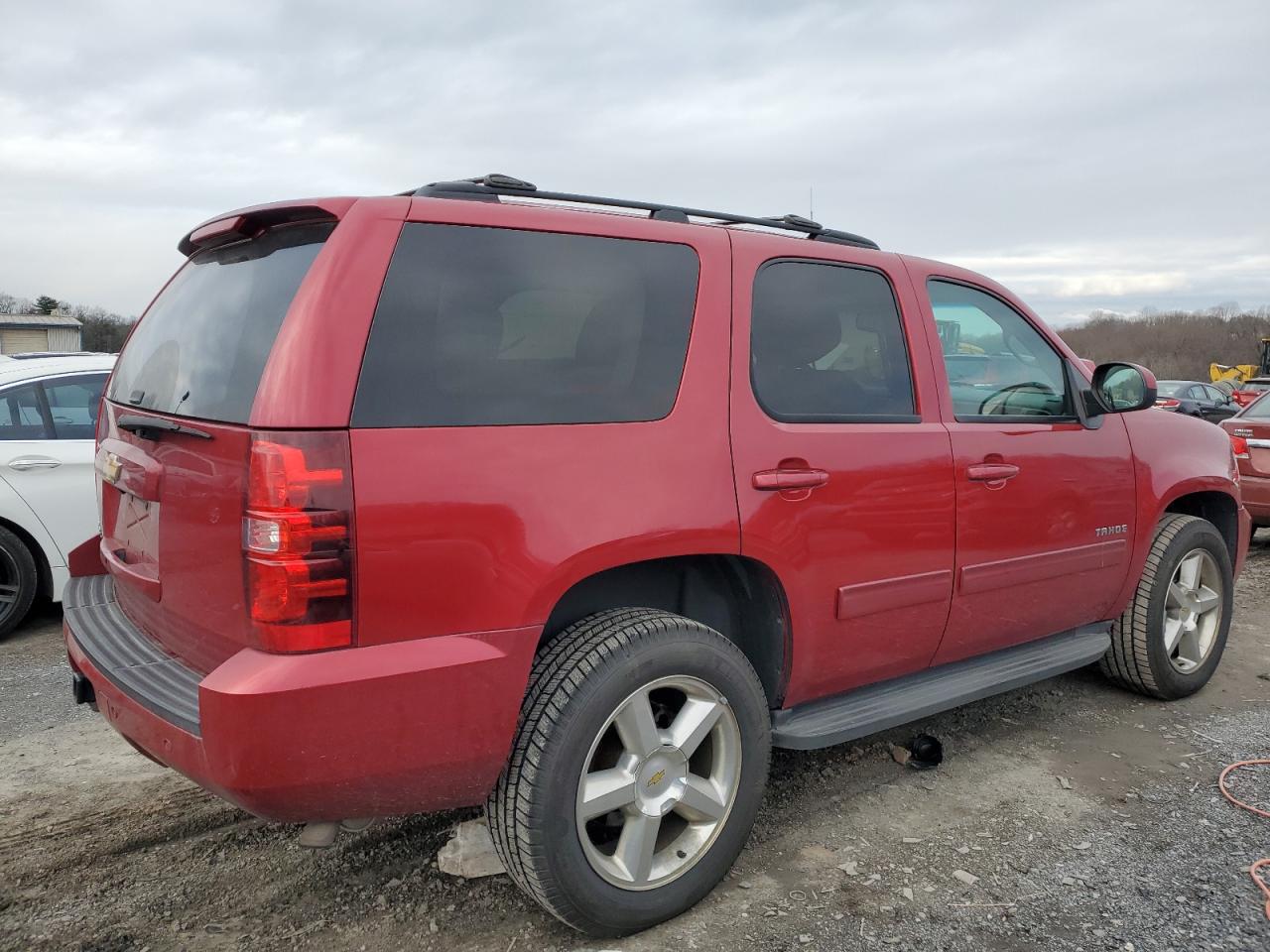 Image 3 of 2014 CHEVROLET TAHOE K1500 LS 2014 with VIN 1GNSKAE09ER104191