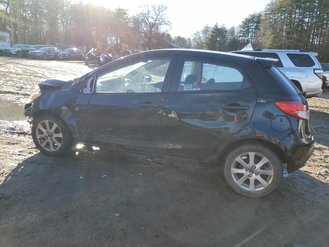Изображение 2 2014 MAZDA MAZDA2 TOURING 2014 с VIN JM1DE1LZXE0179819