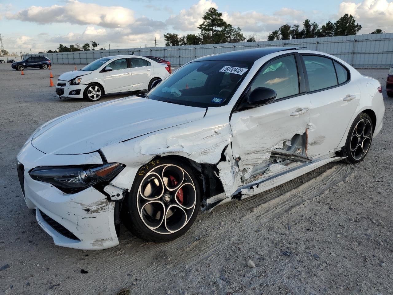 Изображение 2022 ALFA ROMEO GIULIA SUPER 2022