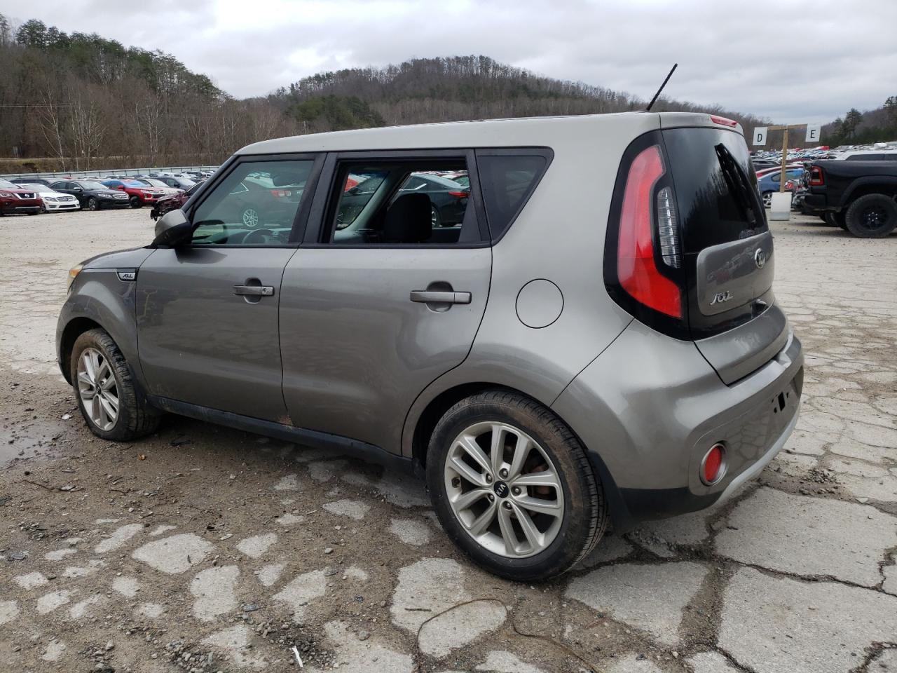 Изображение 2 2017 KIA SOUL + 2017 с VIN KNDJP3A5XH7462886