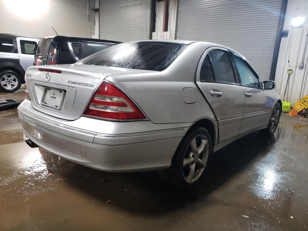 Image 3 of 2004 MERCEDES-BENZ C 230K SPORT SEDAN 2004 with VIN WDBRF40J64F522509