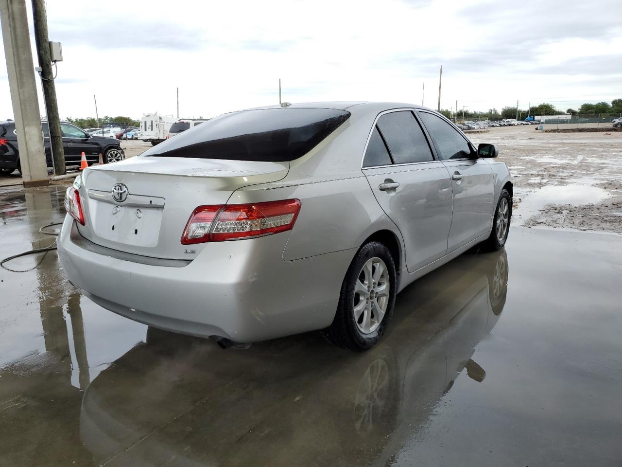 Obraz 3 z 2011 TOYOTA CAMRY BASE 2011 z VIN 4T1BF3EK2BU607446
