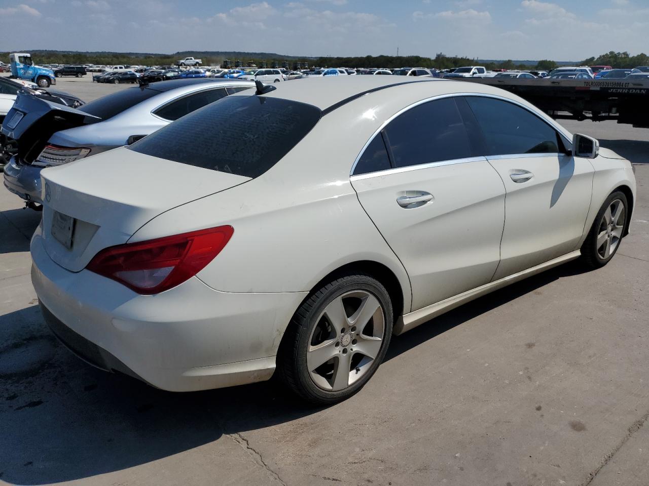 Image 3 of 2016 MERCEDES-BENZ CLA 250 2016 with VIN WDDSJ4EB8GN371515