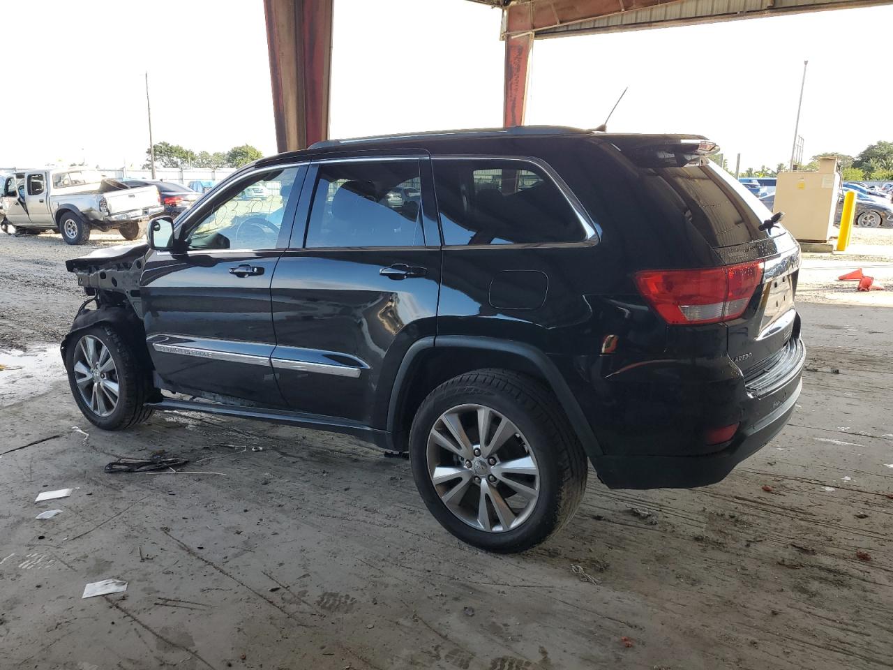 Изображение 2 2012 JEEP GRAND CHEROKEE LAREDO 2012 с VIN 1C4RJEAGXCC316831