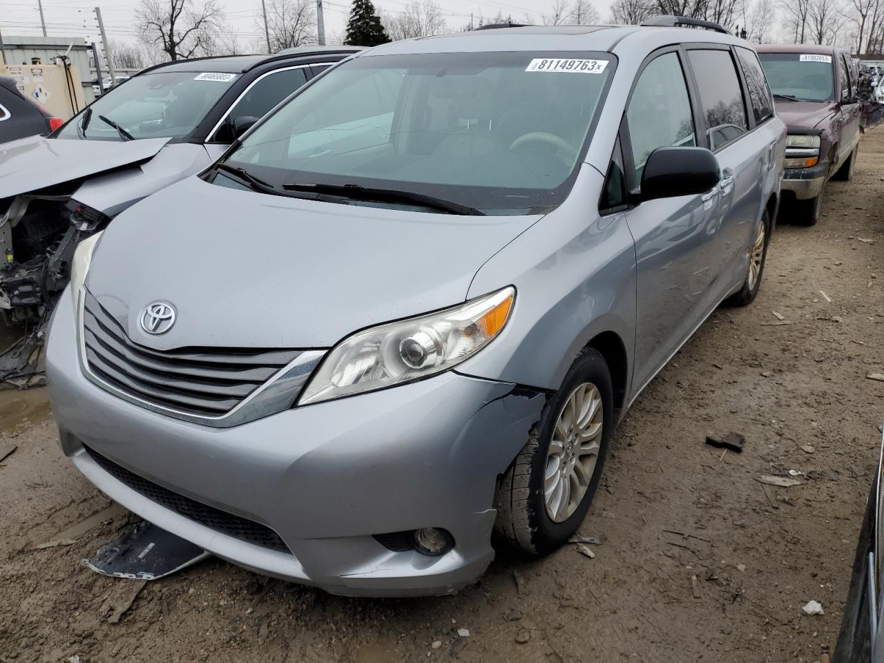 Image 1 of 2014 TOYOTA SIENNA XLE 2014 with VIN 5TDYK3DC1ES449906