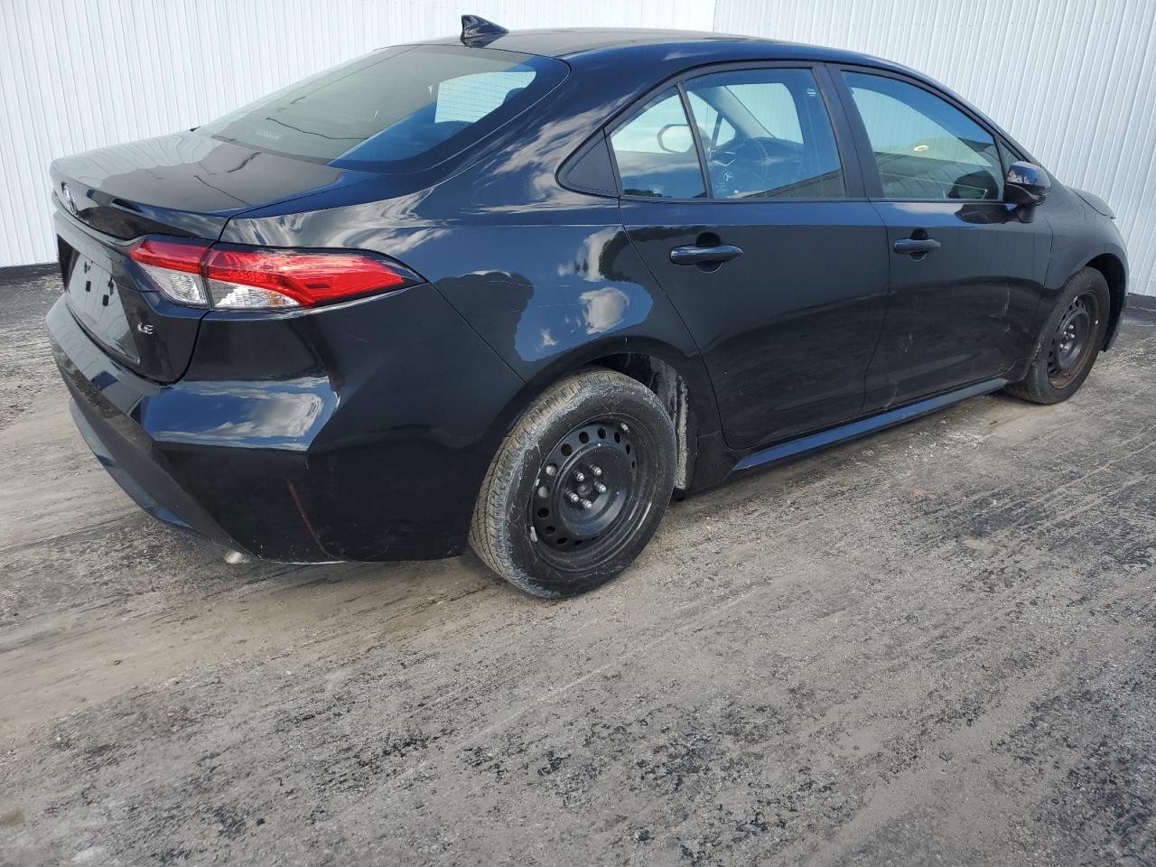 Image 3 of 2022 TOYOTA COROLLA LE 2022 with VIN 5YFEPMAE7NP385198