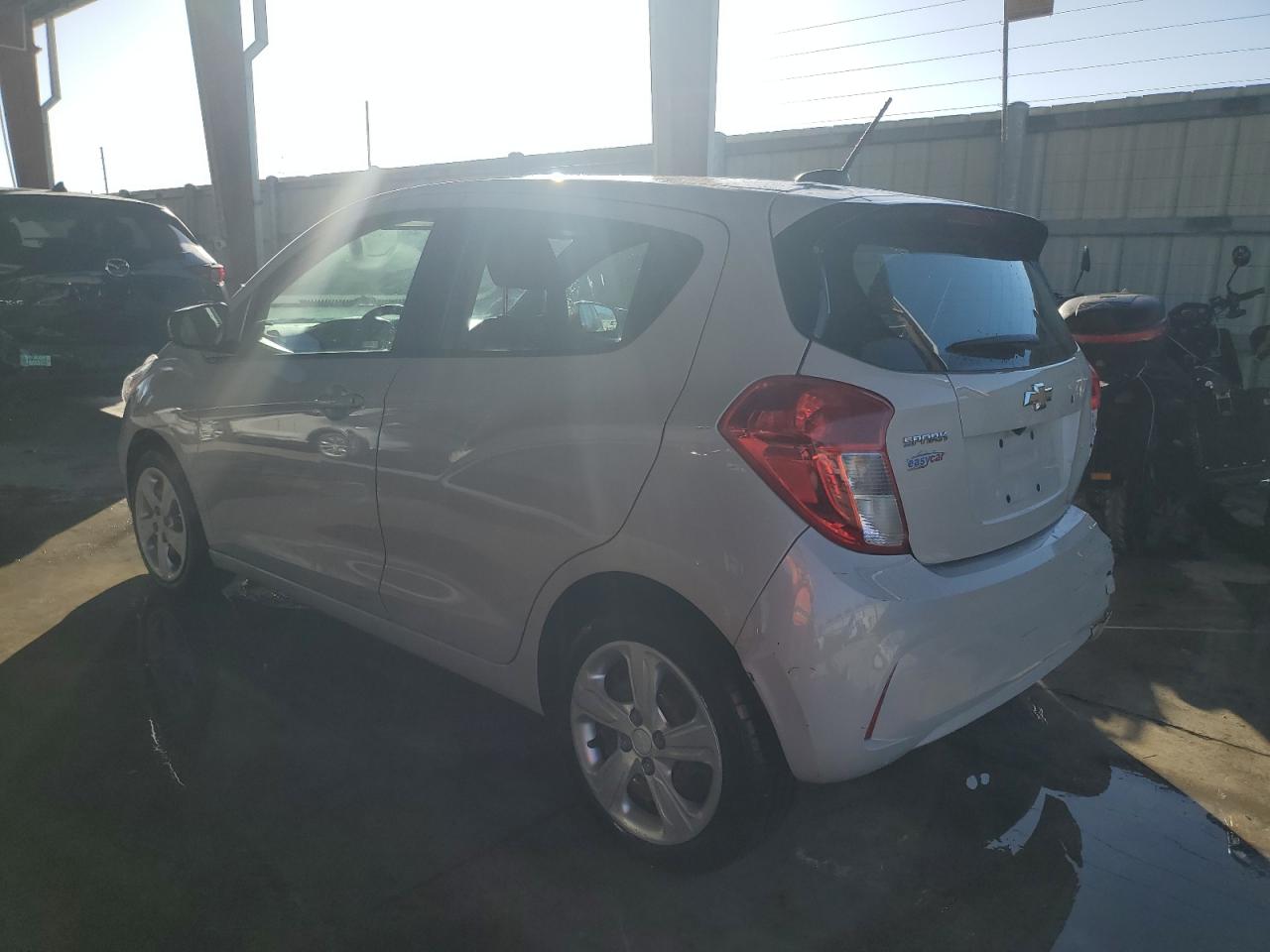Изображение 2 2019 CHEVROLET SPARK LS 2019 с VIN KL8CB6SA4KC807387