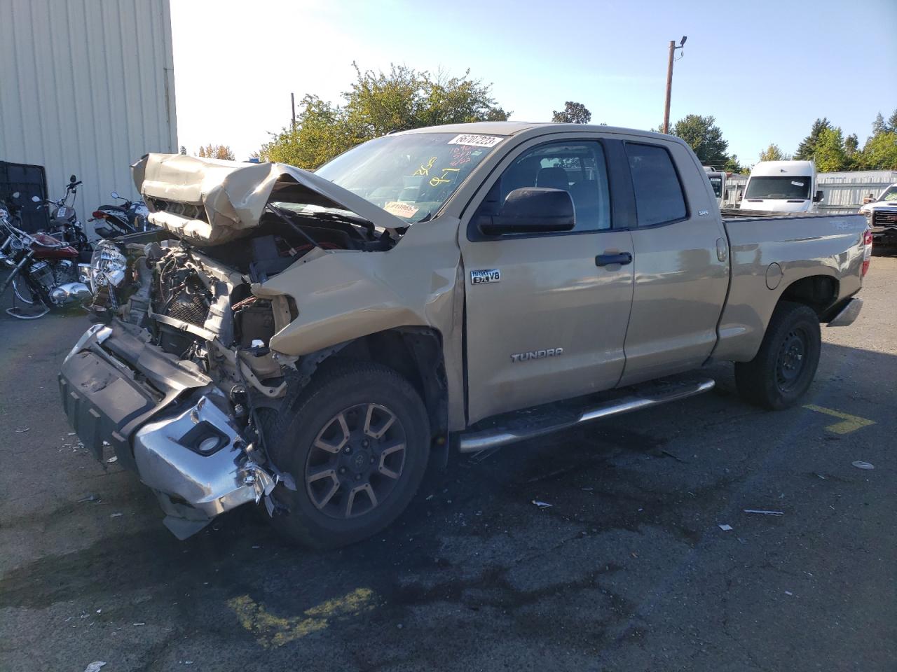 Obraz 2017 TOYOTA TUNDRA DOUBLE CAB SR/SR5 2017