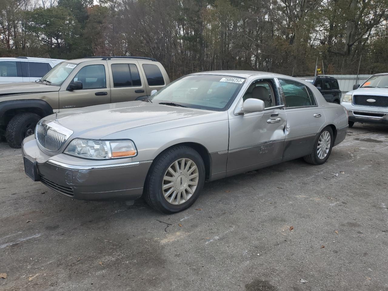 Изображение 2004 LINCOLN TOWN CAR ULTIMATE 2004