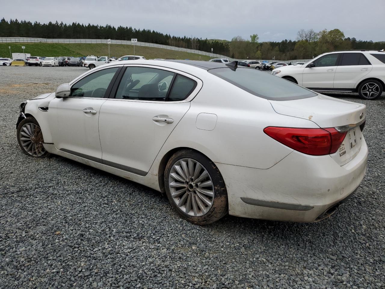 Image 2 of Kia K900 2015 with VIN KNALW4D45F6019677