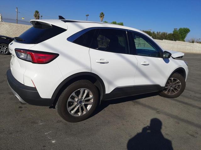 Image 3 of 2022 FORD ESCAPE SE 2022 with VIN 1FMCU0G61NUB55230