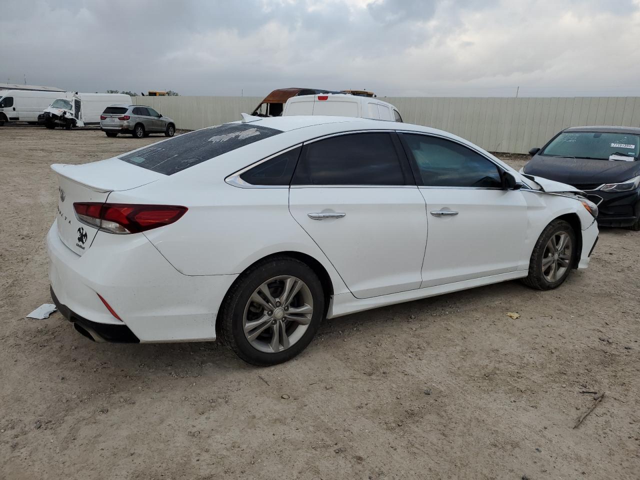 Image 3 of 2018 HYUNDAI SONATA SPORT 2018 with VIN 5NPE34AF4JH707890