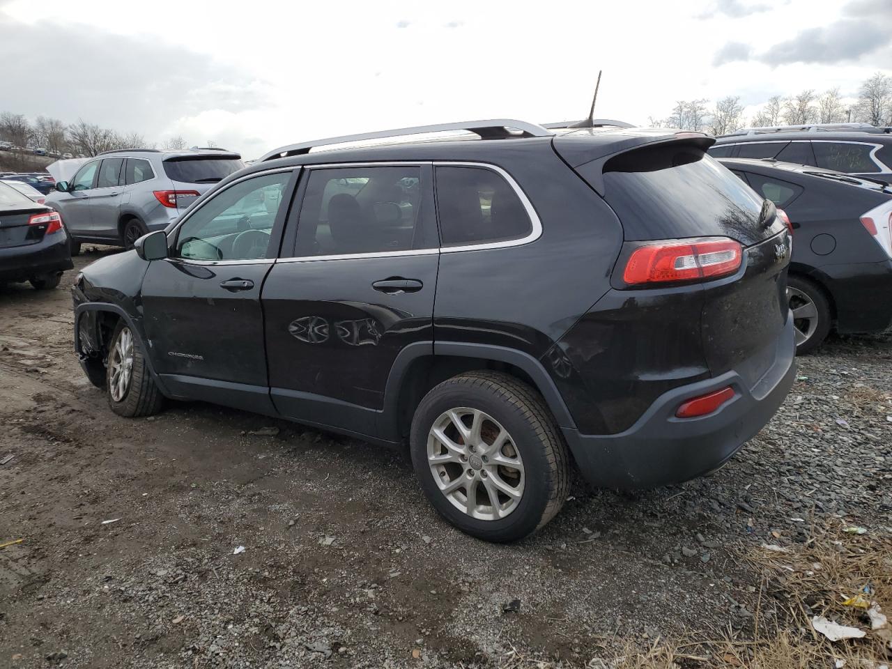 Image 2 of 2016 JEEP CHEROKEE LATITUDE 2016 with VIN 1C4PJLCB8GW222724