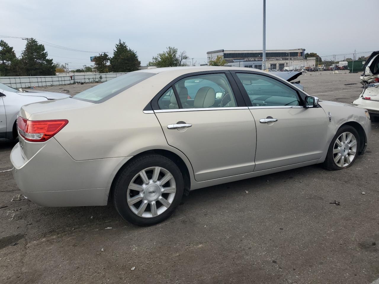 Obraz 3 z 2010 LINCOLN MKZ  2010 z VIN 3LNHL2GC3AR752553