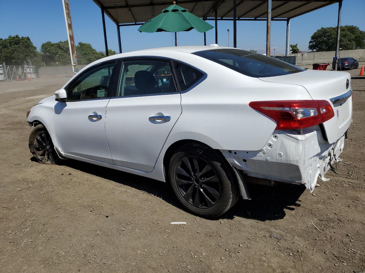 Obraz 2 z 2019 NISSAN SENTRA S 2019 z VIN 3N1AB7AP2KY292068