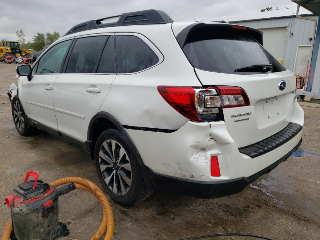 Image 2 of 2015 SUBARU OUTBACK 2.5I LIMITED 2015 with VIN 4S4BSAJC7F3251408