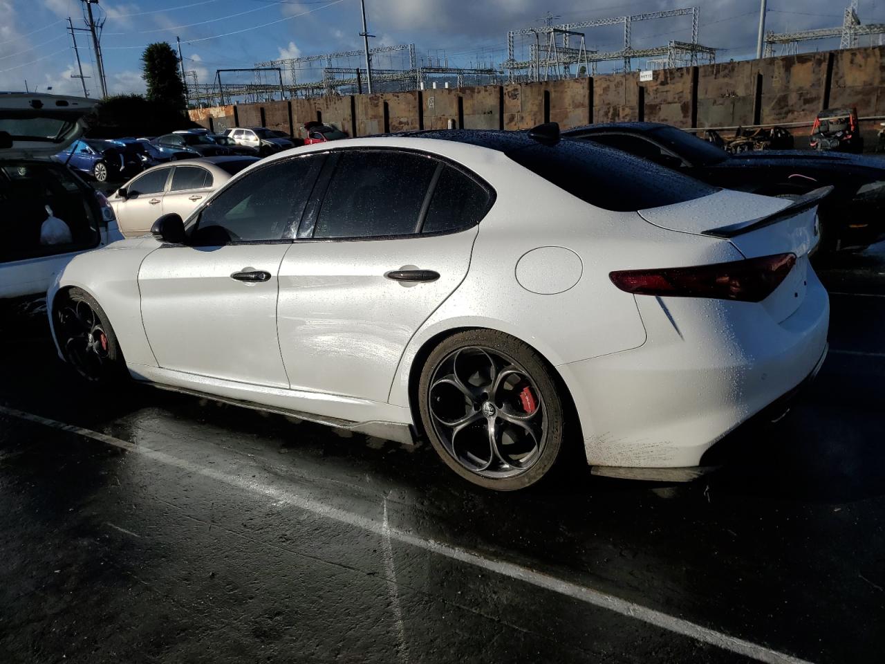 Obraz 2 z 2017 ALFA ROMEO GIULIA TI 2017 z VIN ZARFAECNXH7561925