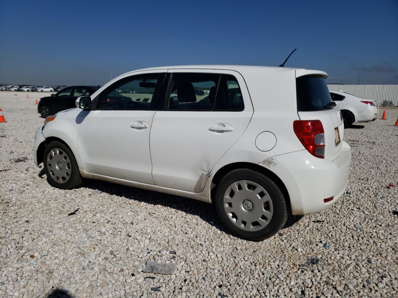 Obraz 2 z 2008 TOYOTA SCION XD  2008 z VIN JTKKU10408J018034