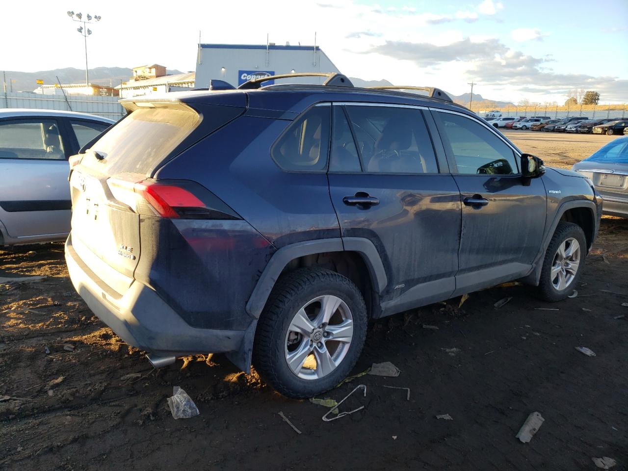 Obraz 3 z 2020 TOYOTA RAV4 XLE 2020 z VIN JTMRWRFV2LD071615