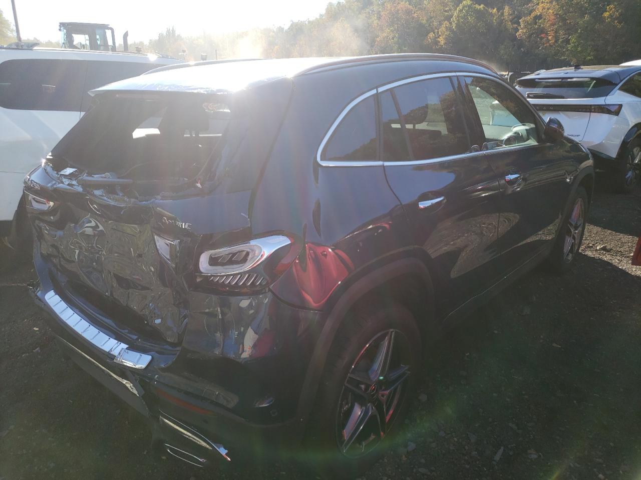 Изображение 3 Mercedes-Benz Gla 250 4Matic 2023 с VIN W1N4N4HB6PJ500614