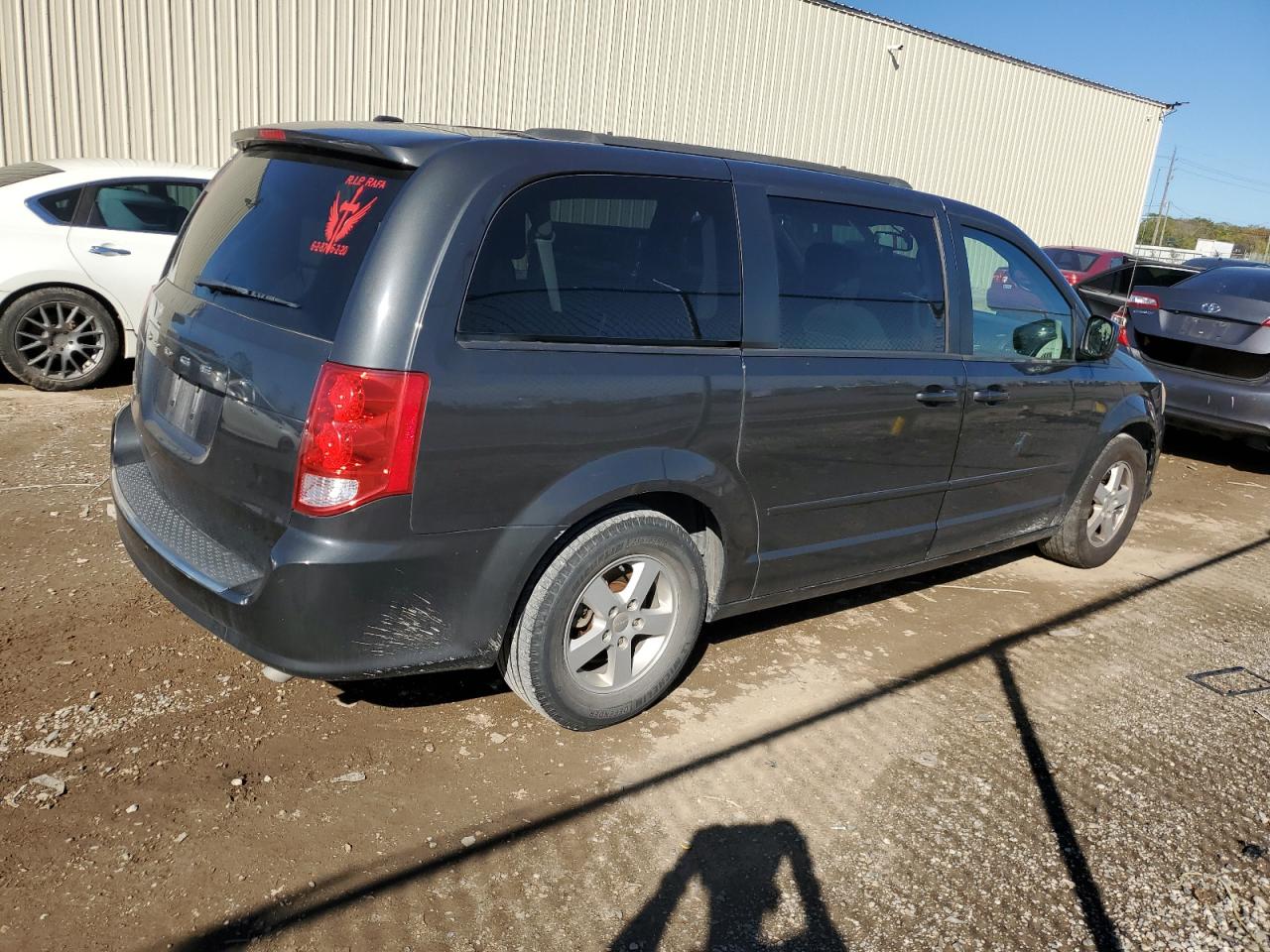 Image 3 of 2012 DODGE GRAND CARAVAN SXT 2012 with VIN 2C4RDGCG6CR139413