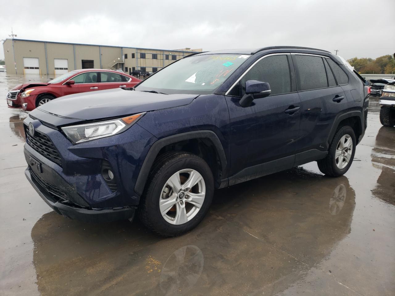 Изображение 1 2021 TOYOTA RAV4 XLE 2021 с VIN 2T3W1RFV8MW120645