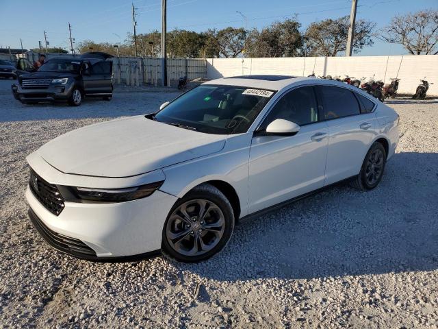 Изображение 1 2024 HONDA ACCORD EX 2024 с VIN 1HGCY1F36RA001935