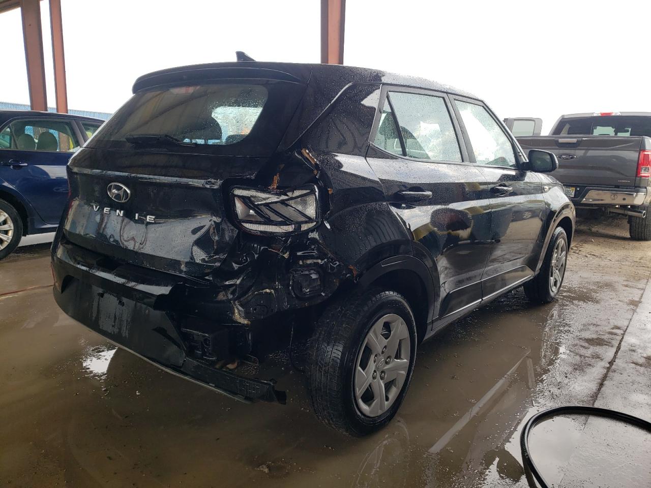 Image 3 of 2020 HYUNDAI VENUE SE 2020 with VIN KMHRB8A32LU036998