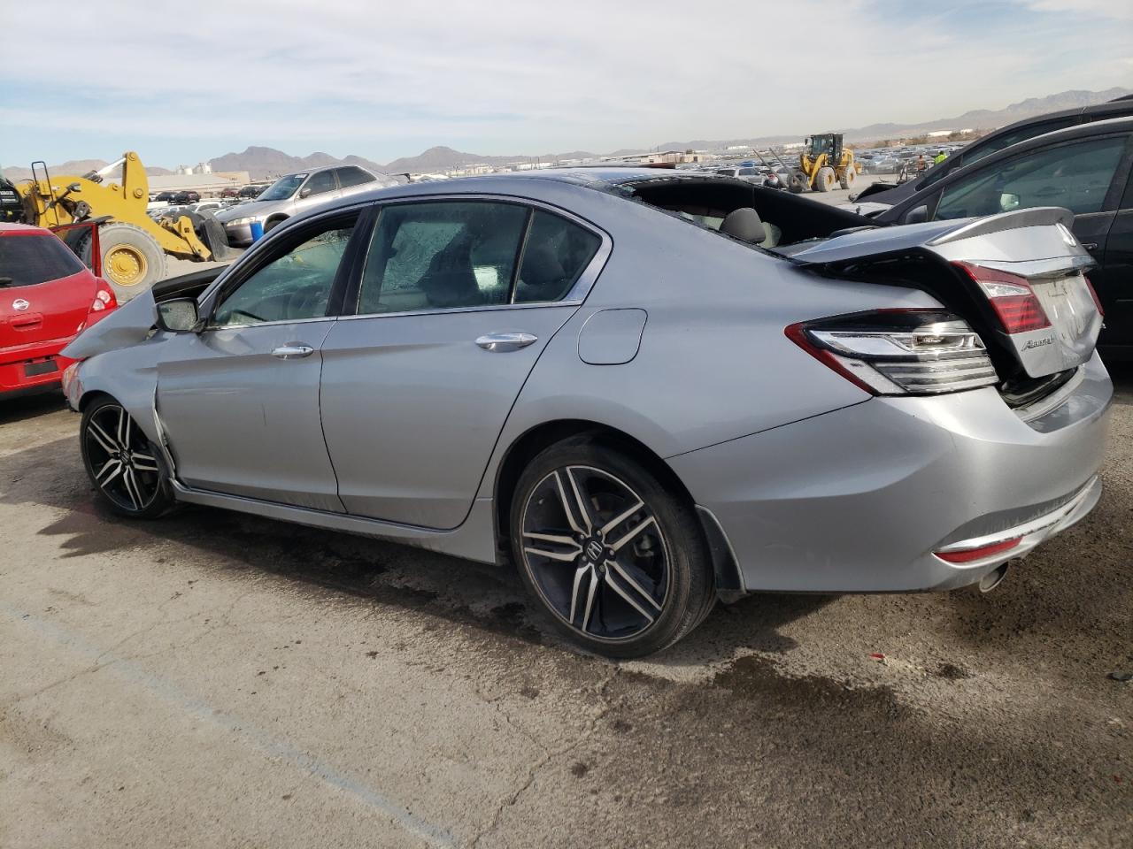 Изображение 2 2017 HONDA ACCORD SPORT 2017 с VIN 1HGCR2F56HA108437
