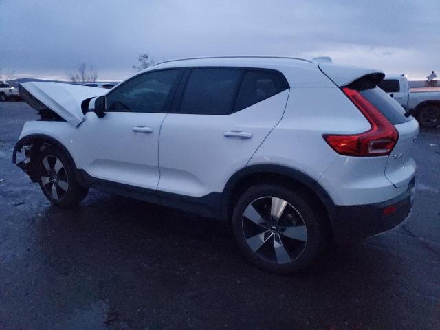 Image 2 of 2019 VOLVO XC40 T5 MOMENTUM 2019 with VIN YV4162XZ3K2007807