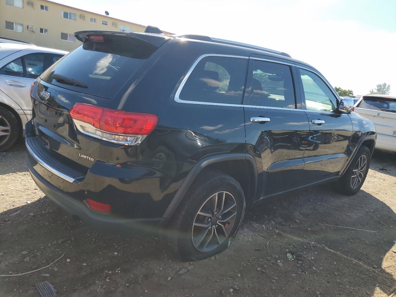 Image 3 of Jeep Grand Cherokee Limited 2019 with VIN 1C4RJFBG5KC529155