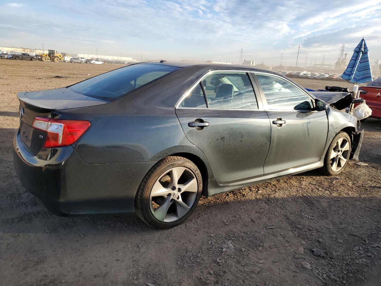 Obraz 3 z 2013 TOYOTA CAMRY SE 2013 z VIN 4T1BK1FK1DU529954