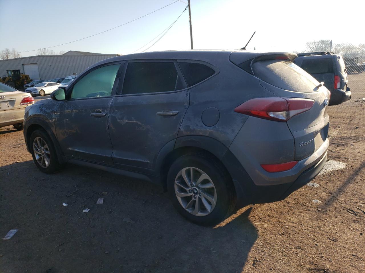 Изображение 2 2018 HYUNDAI TUCSON SE 2018 с VIN KM8J2CA49JU757051