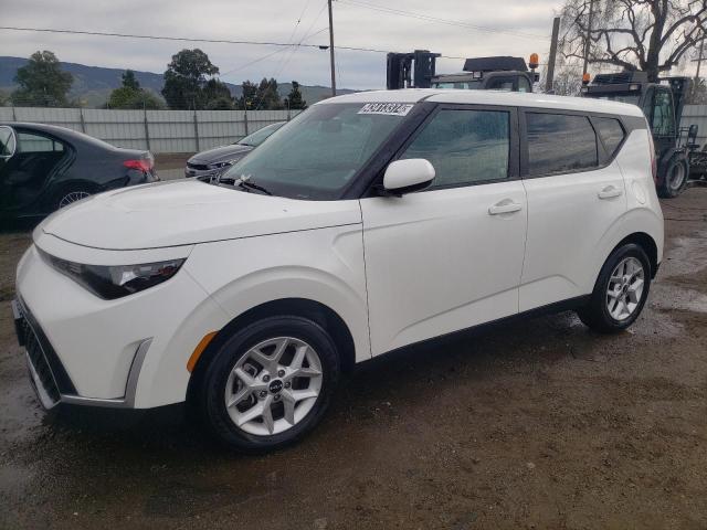 Obraz 1 z 2023 KIA SOUL LX 2023 z VIN KNDJ23AU4P7884107