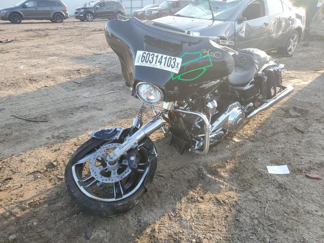 Image 2 of 2017 HARLEY-DAVIDSON FLHX STREET GLIDE 2017 with VIN 1HD1KBC18HB689105