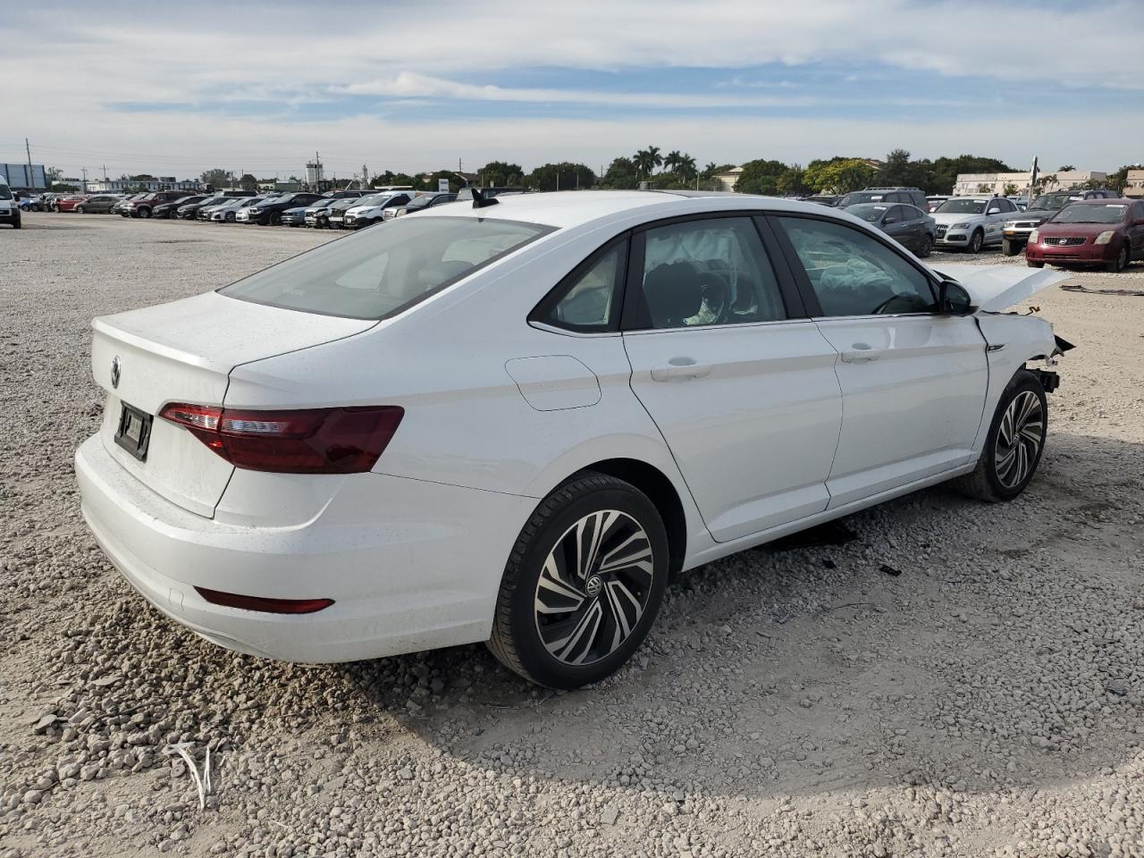 Image 3 of 2020 VOLKSWAGEN JETTA SEL 2020 with VIN 3VWEB7BU7LM011259