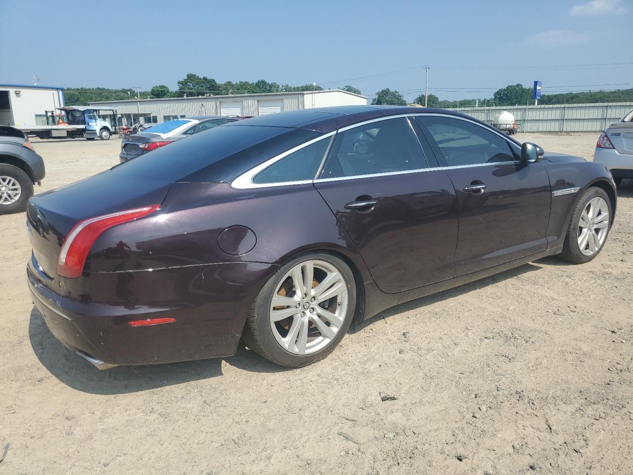 Изображение 3 2011 JAGUAR XJ  2011 с VIN SAJWA1CBXBLV08439